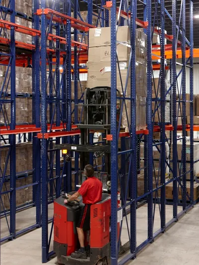 Système de palletier drive-in